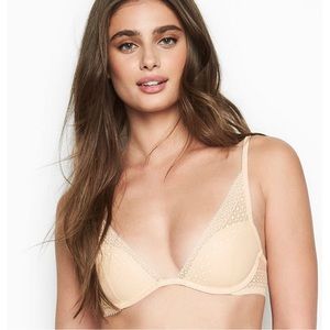 NWT Victoria’s Secret Incredible Lightly-Lined Lace Plunge Bra